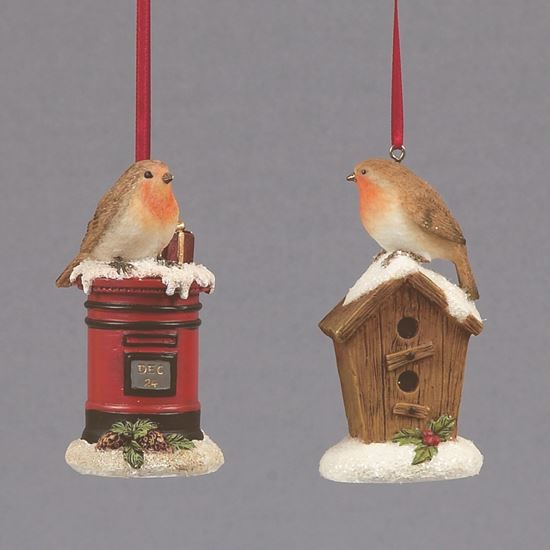 premier-robin-on-a-post-box