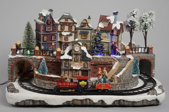 kaemingk-led-fibre-optic-village-with-train