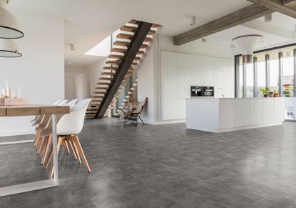 qa-urban-grey-click-plus-floor-with-underlay