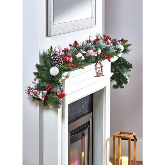 premier-cone--berry-garland