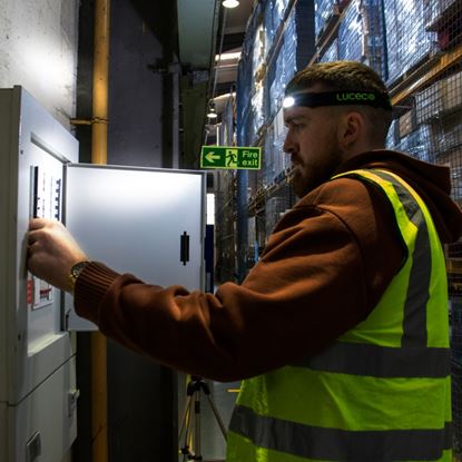 luceco-flexible-headtorch-with-motion-sensor