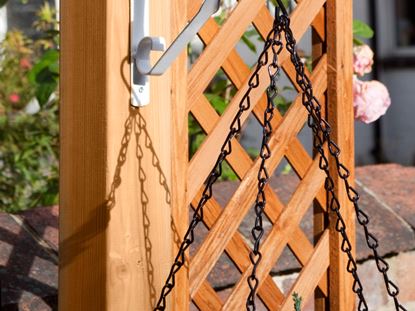 ambassador-hanging-basket-chain