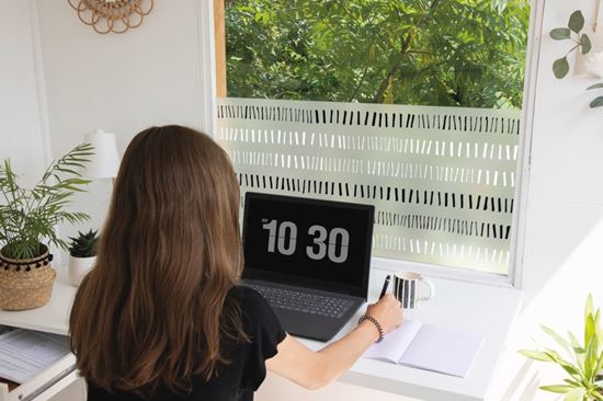 d-c-fix-static-premium-stitches-window-static
